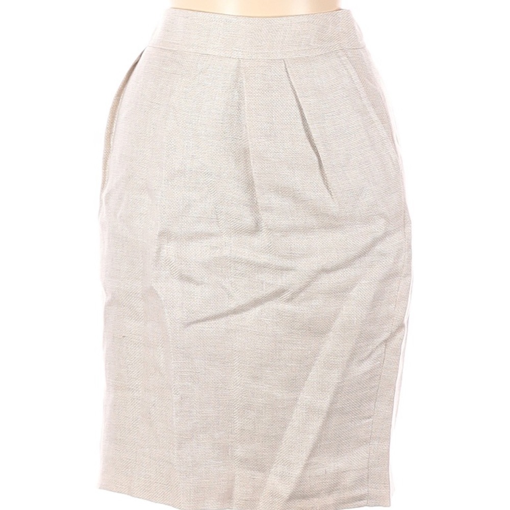 100% Linen made in Portugal knee length skirt size 8 but fits like 6